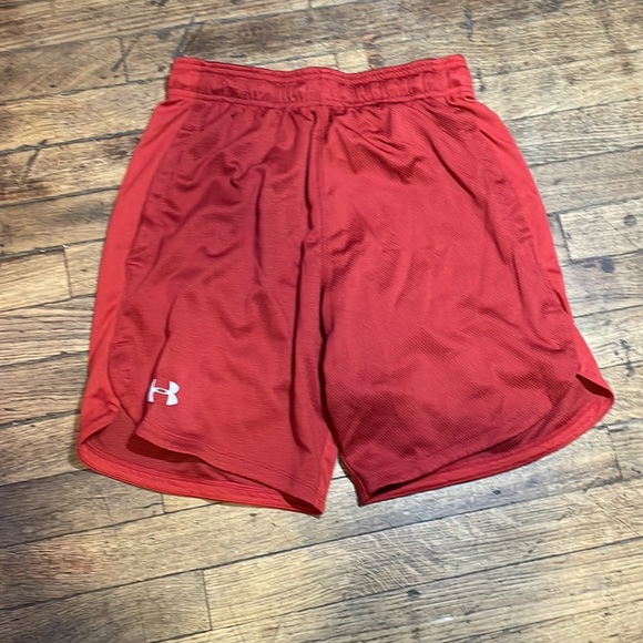 Under Armor Heatgear athletic gym shorts Red - Picture 2 of 3